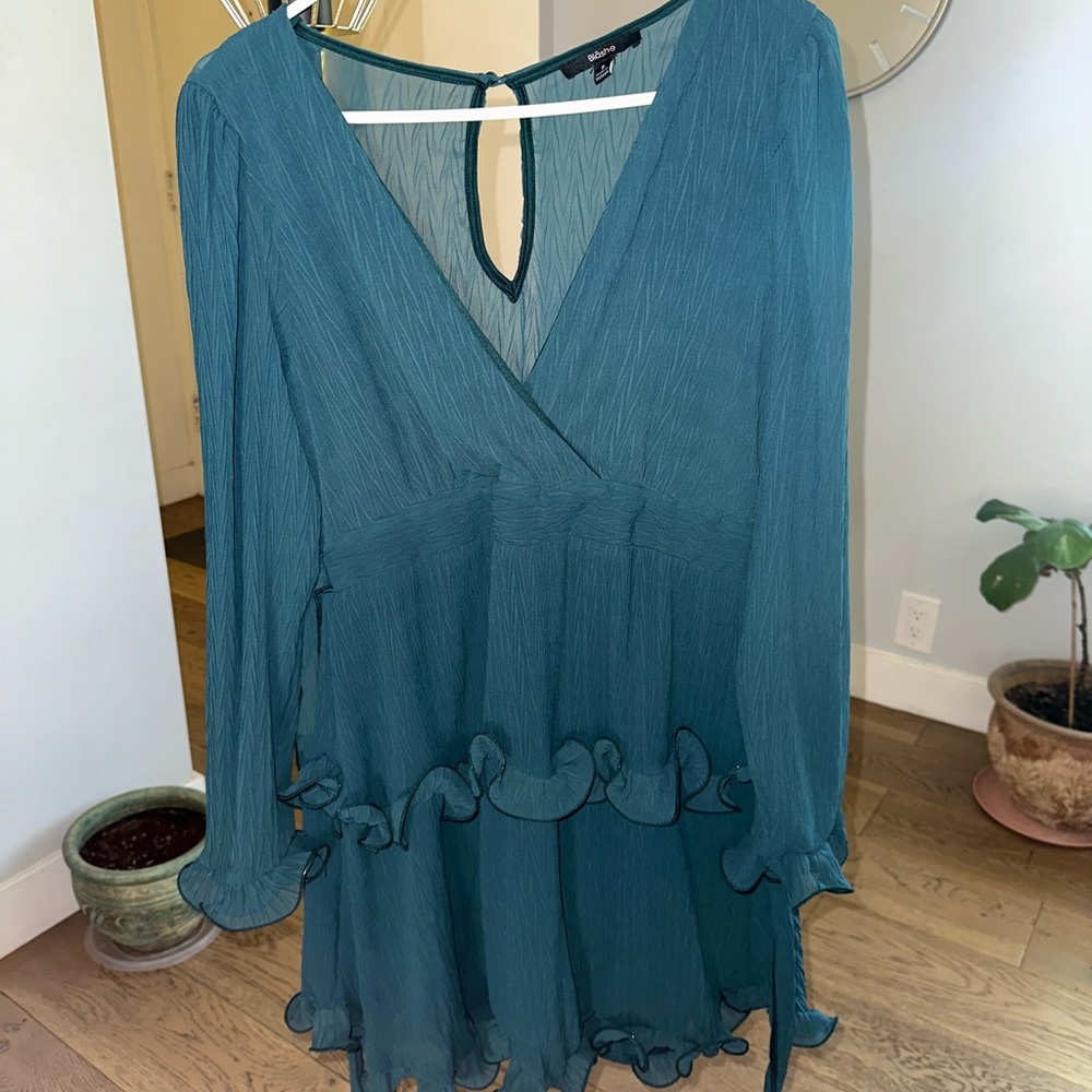 Forest green dress: long sleeve and ruffles